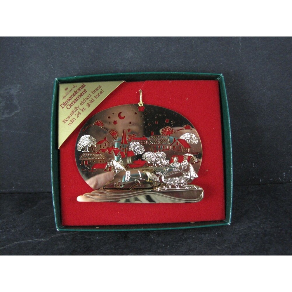 1982 Hallmark Dimensional 24kt Gold Tone Sleigh Ride Ornament NIB